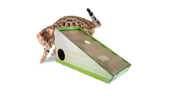 A.F.P. Rascador Gato Inclinado